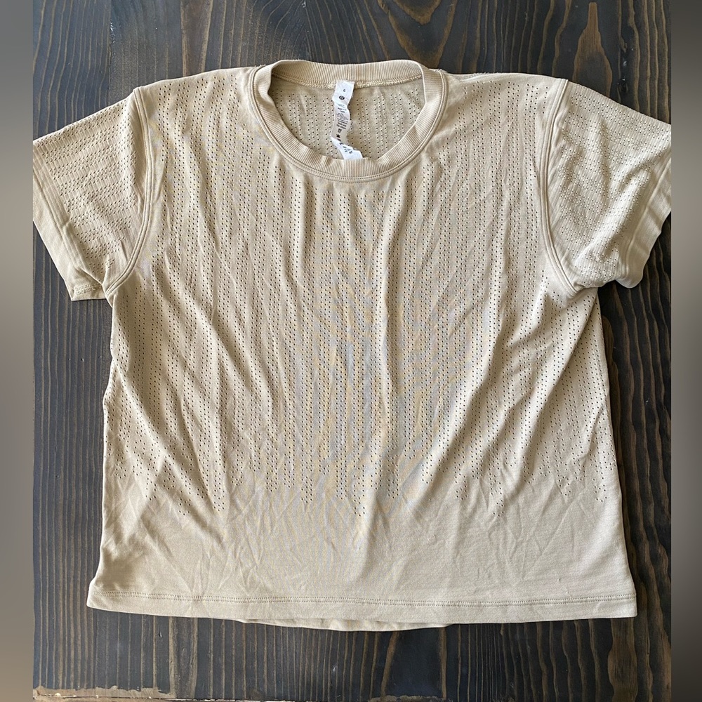 Lululemon breathable top